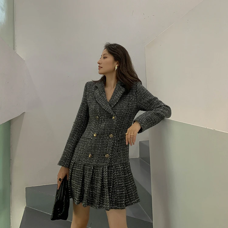 Женское твидовое платье модельное дизайнерское теплое двубортное
