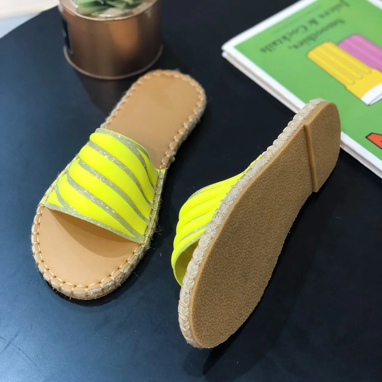 

Women Fashion Casual Flat Crystal Paillette Beach Slip on Slippers Shoes Slides Women Flip Flops Shoes Slippers Sandals Ladies