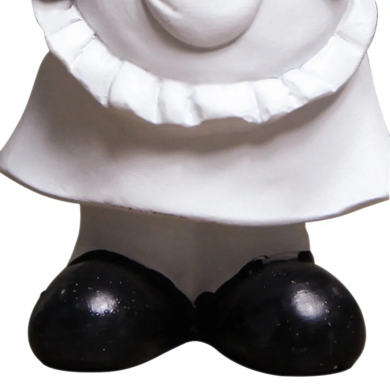 

1 Pair of Creative Boy Girl Chef Decoration Home Decoration Resin Crafts Wine Cabinet Window Restaurant Bakery Decoration