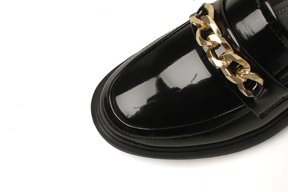 

WETKISS 2021 New Women Loafers Flats Round Toe Slip On Flats Patent Leather Female Metal Chain Flats Casual Dress Spring Shoes