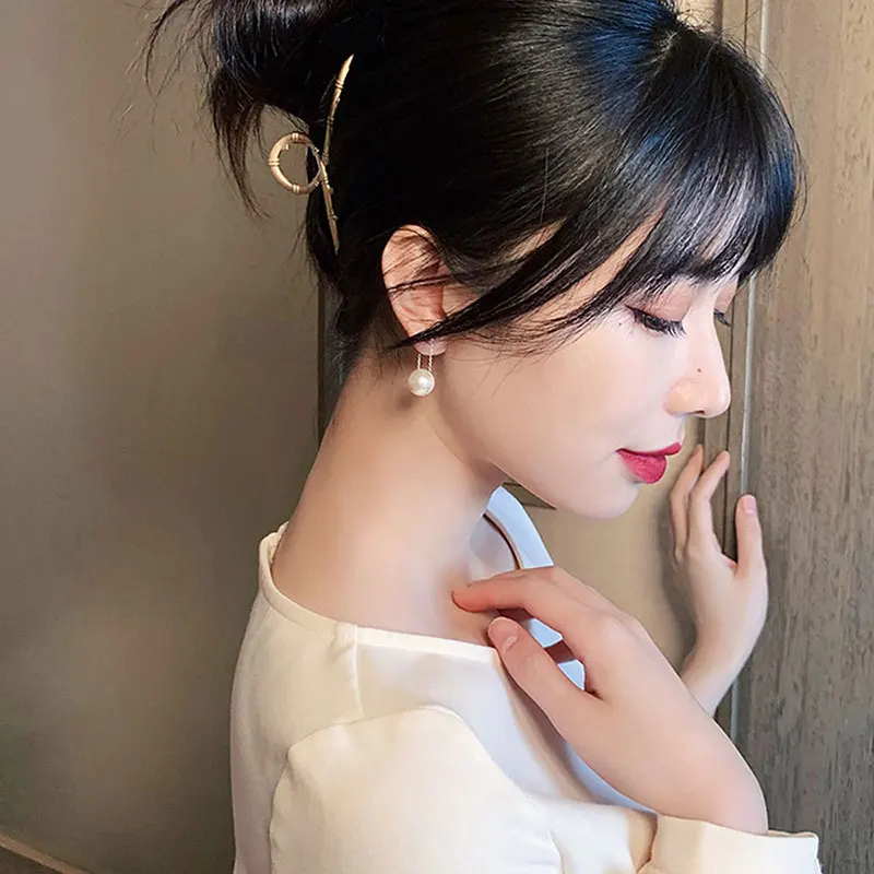 

2021Fashion Pearl Drop Earrings For Women Trendy Korean Zinc Alloy Metal Push-Back Earrings Cool Girl Charm Party Jewelry Gifts