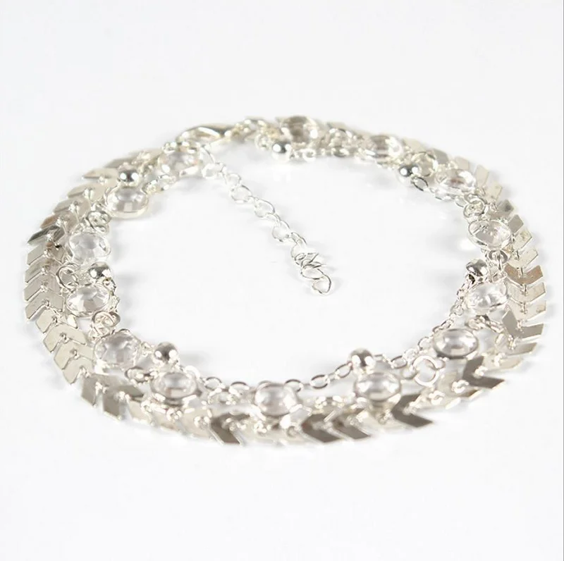 Многослойный браслет на ногу с бусинами и металлической цепочкой золотым