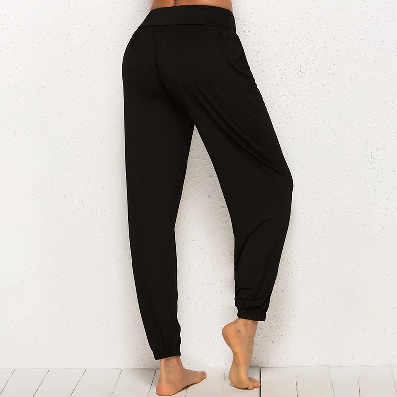 Весенние мягкие спортивные брюки однотонные новые стильные шаровары Модные