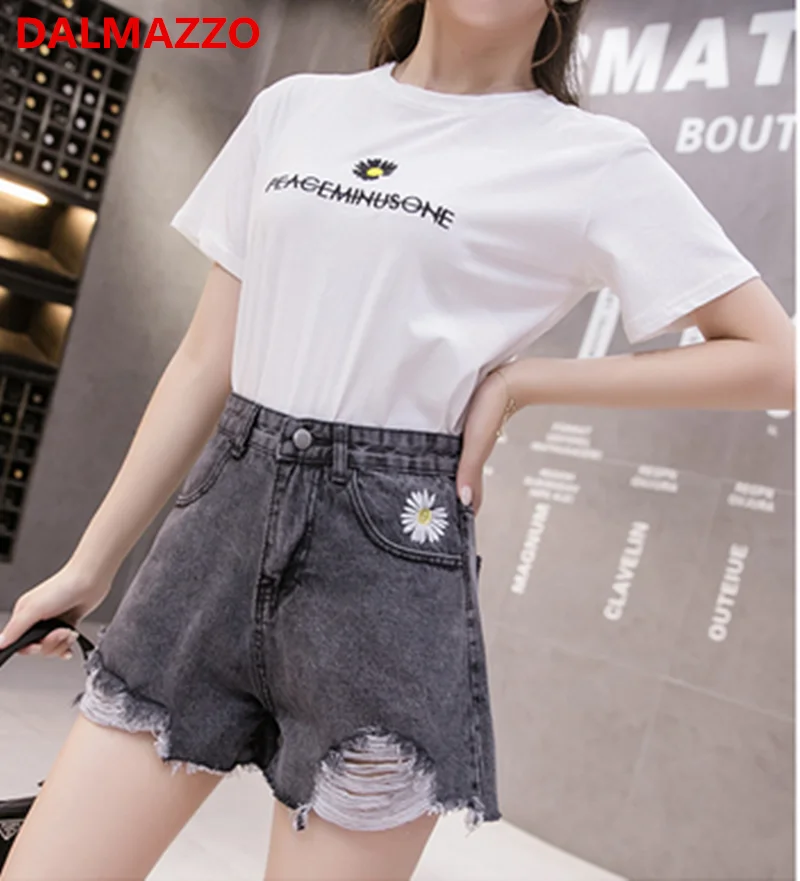 

DALMAZZO S-2XL High Waist Women Push up Hot A Line Denim Shorts 2021 New Summer Tassel Hole Wide Leg Jeans Shorts Pants Femme