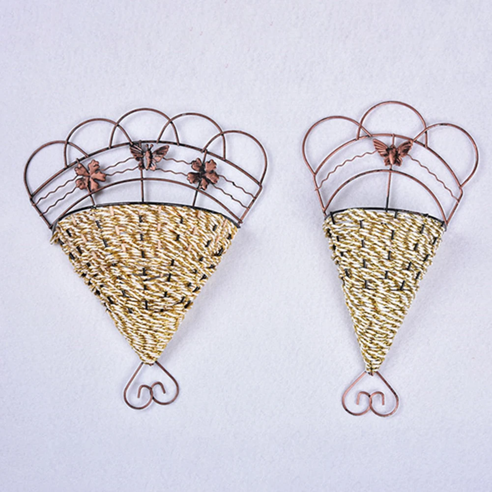 Стене висит плетеная корзина для цветов горшок плантатор стеллаж хранения