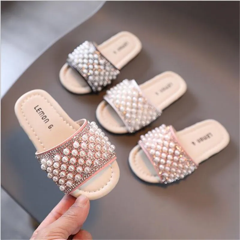 

Children's Pearl Slippers Girls' 2021 Summer New Fashion Small Fragrance Pearl Beach Shoes Soft Soled Anti Slip Slippers