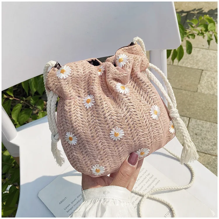 

2021 New Women's Little Daisy Drawstring Shoulder Crossbody Bag Female Summer Beach Straw Bag Bucket Bag
