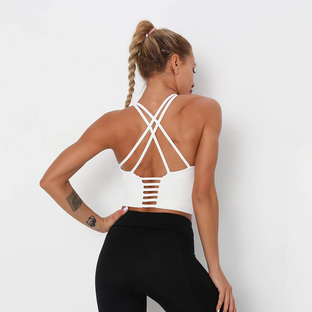 

VOMOO Cross Back Sport Padded Strappy Criss Cross Cropped Bras for Yoga Workout Fitness Low Impact for Running Yoga