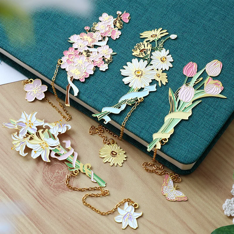 

Delicate Girl Metal Bookmark Flower Brass Hollow Space Bookmarks For Teacher's Day Gift Student Reading Pendant