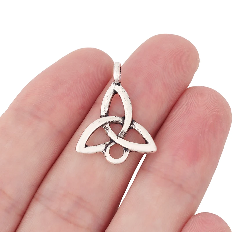 

20 x Tibetan Silver Celtics Knot Trinity Triquetra Connectors Charms Pendants 2 Sided for DIY Jewelry Making Findings 25x19mm