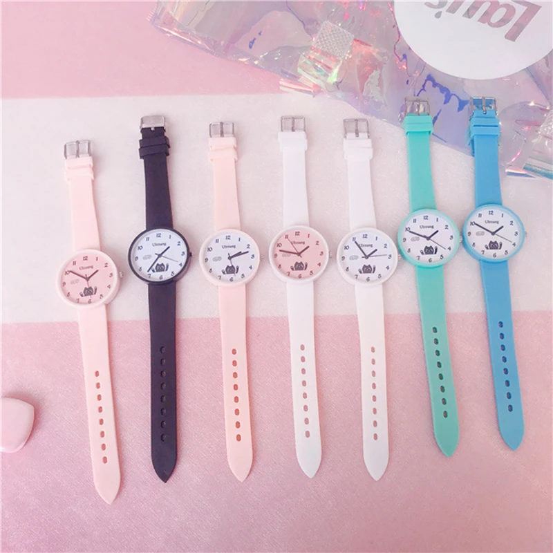 Женские кварцевые часы с маленьким циферблатом и силиконовым ремешком | Наручные