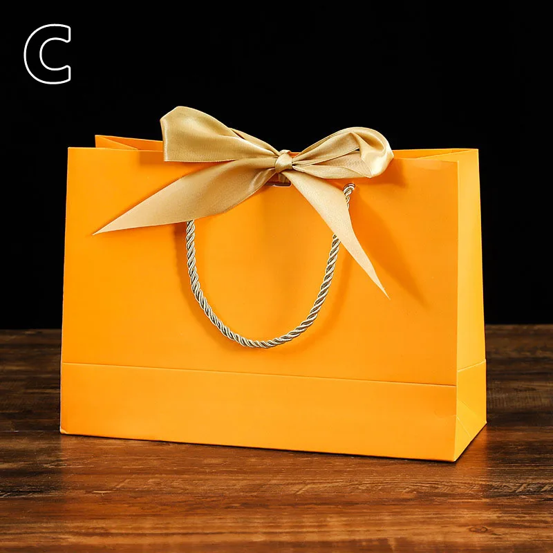 

Gift Bag Present Paper Bag With Ribbon Wedding Pack Box Favors Party Bags /Pajamas Clothes Packaging Candy Bag