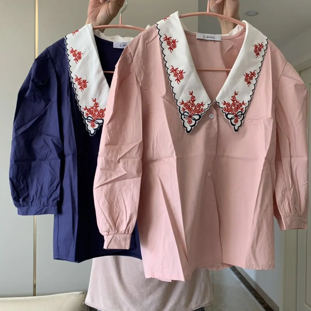

HStar Sweet Puff Half Sleeve Women Shirt Floral Embroidery Turn Down Collar Blusa 2020 Spring Summer Short Blouse Top
