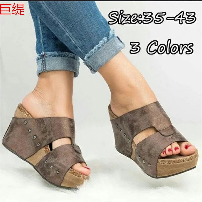 Light at the End of the Rivet Sandals Female Leather Comfy Thick Platform Creeper Flat Sole wedge Ladies Casual Slippers women