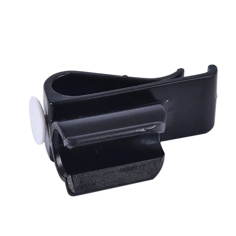

1 Pcs Golf Putter Fashion Chic Putt Caddy Clips Onto Bag To Hold The Putter On Outside Of Bag