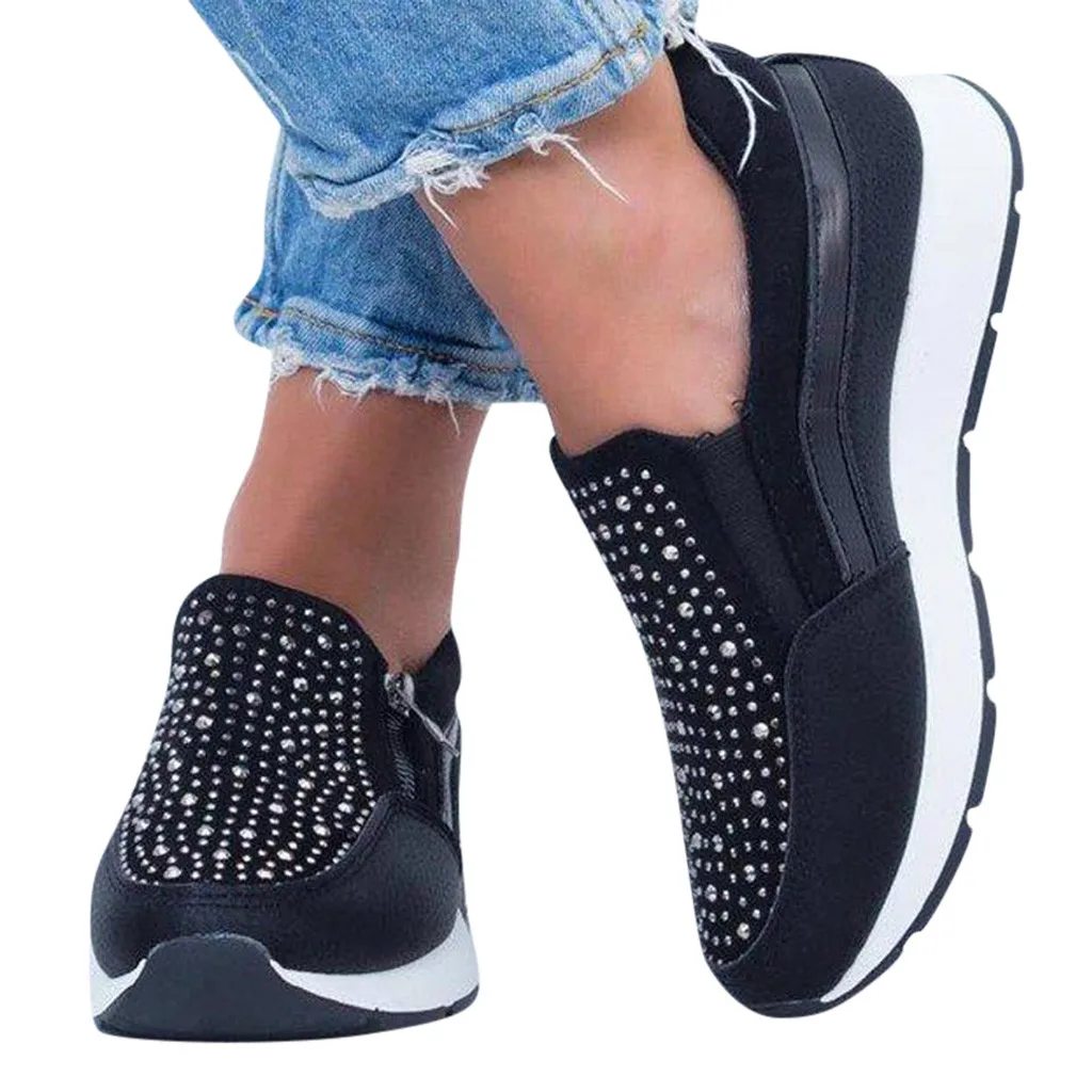 

Женские кроссовки из ПУ кожи, на танкетке