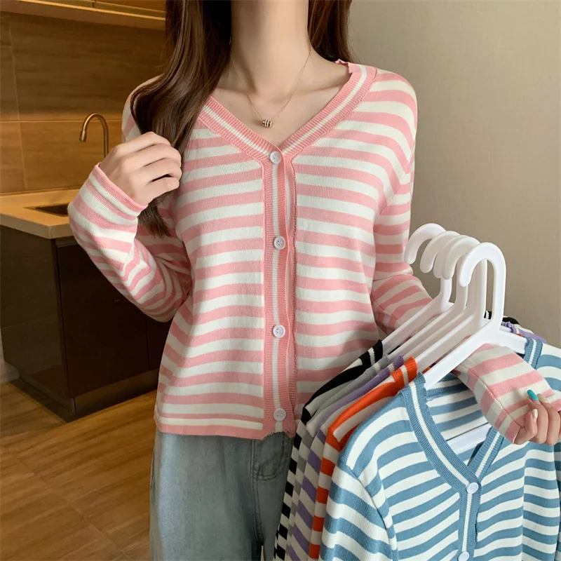 

Свитер с длинными рукавами для ранней осени, женская одежда, новинка 2021, элегантный полосатый облегающий кардиган с защитой от солнца и V-обр...