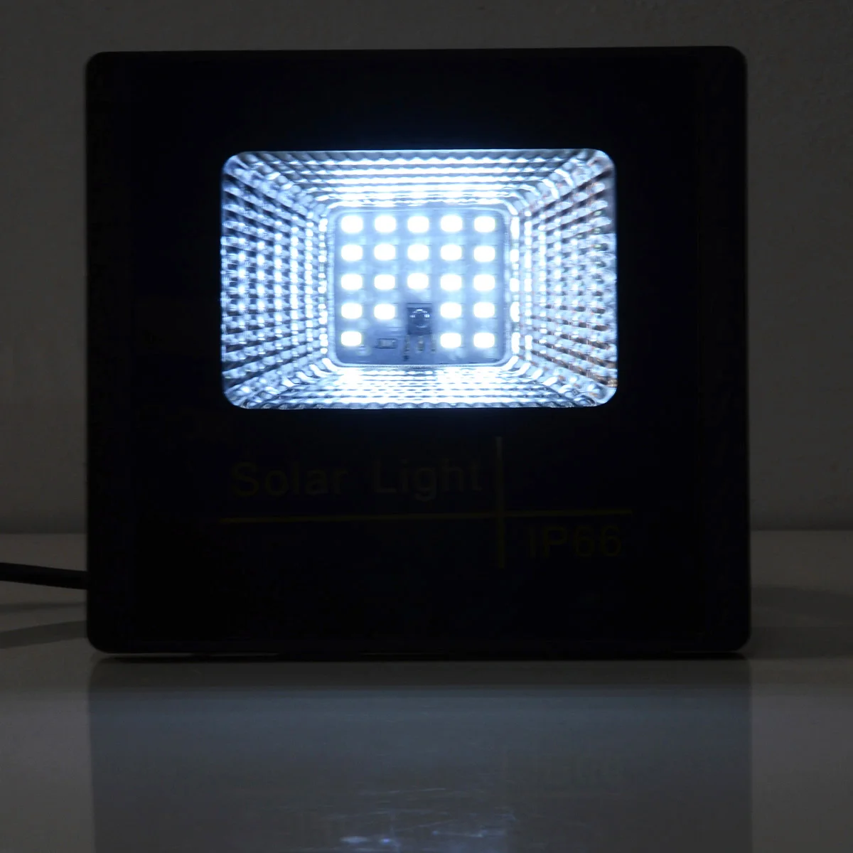 Светодиодная садовая лампа на солнечной батарее 10 вт водонепроницаемая с