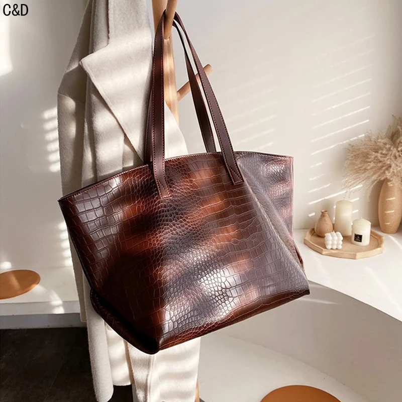 Сумка из искусственной кожи однотонная короткая серая черная большая