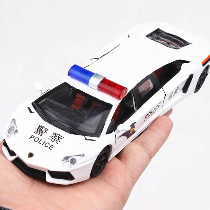 Новинка 1:36 полицейская модель автомобиля из сплава Литые и игрушечные