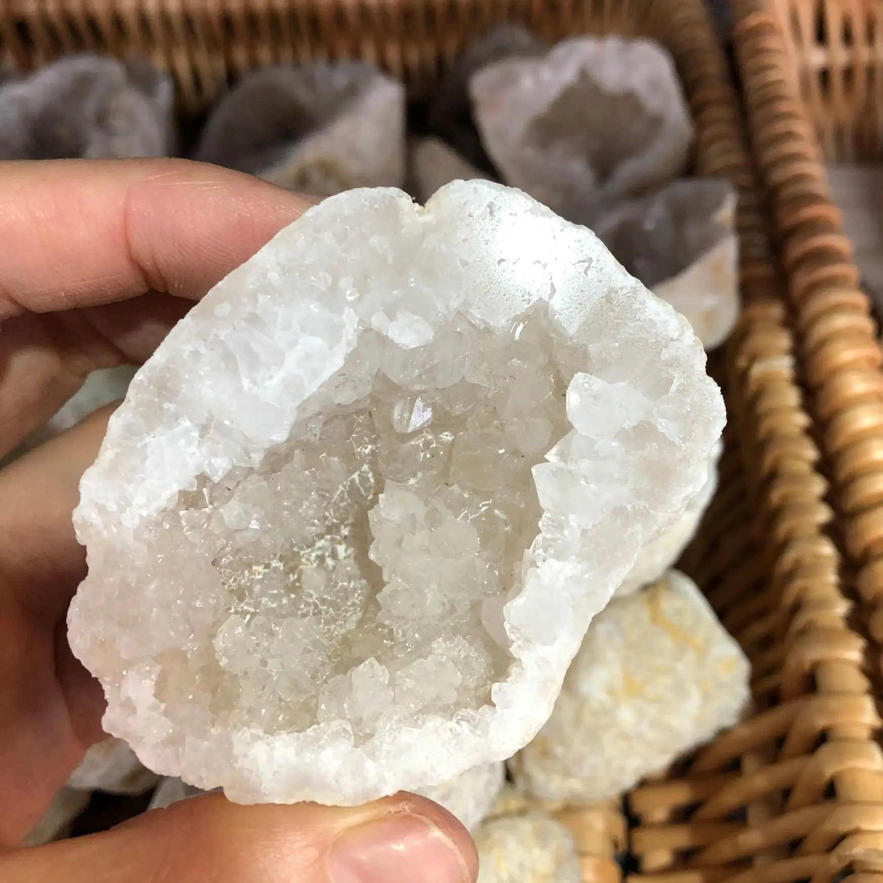 

Geode Raw Irregular Natural Stone white Agate Slice Quartz Crystal Cluster Minerals Reiki Healing Crystal Home Decoration