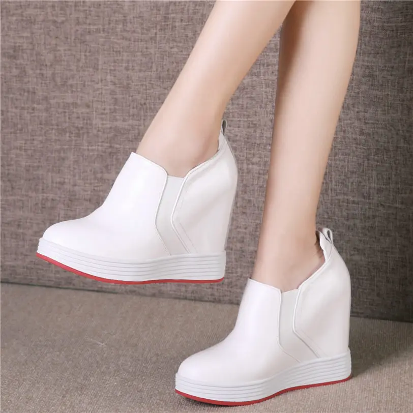 Женские кроссовки из натуральной кожи с круглым носком | Обувь