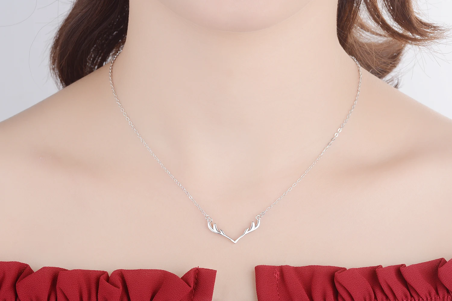 

Hot Sale Simple Christmas Jewelry Elk Antlers Necklace For Women 925 Sterling Silver Clavicle Chain Necklace