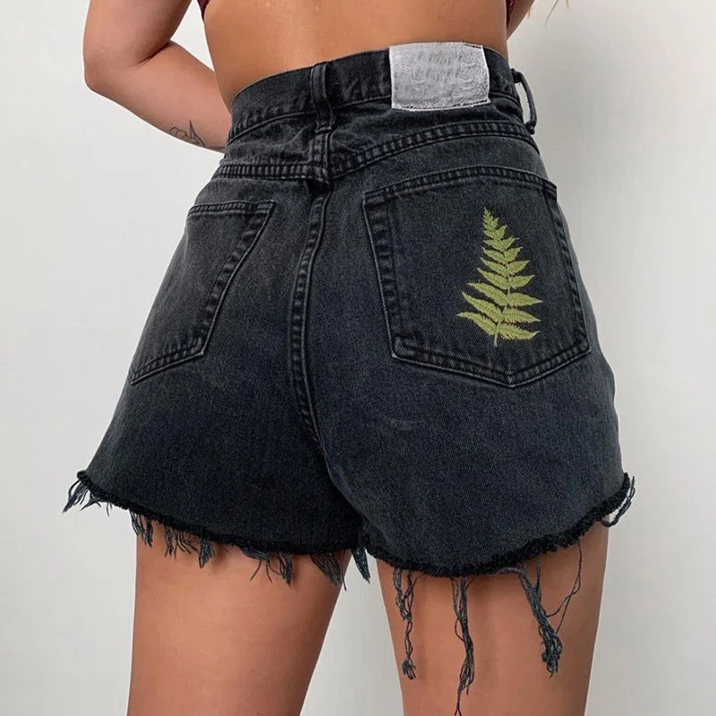 

2021 new American Black Embroidered high waist denim shorts women's fashion ins summer versatile hot pants