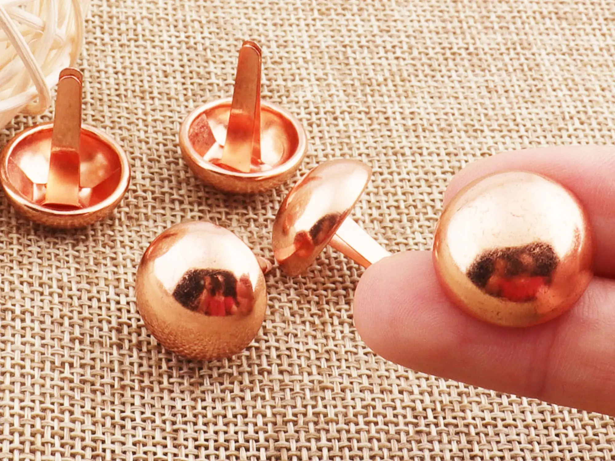 Ножки для кошельков круглые золотистые с заклепками 18 мм 40 шт. |