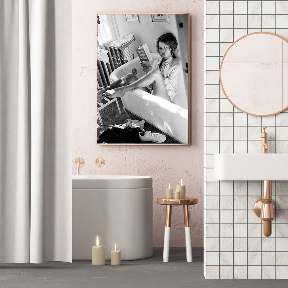 Плакат Фреска Kate Moss для чтения в ванне скандинавский минимализм Ретро Модный