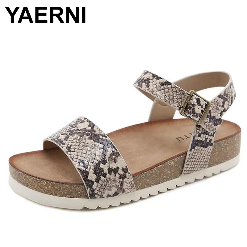 

Женские босоножки YAERNI, повседневные босоножки с пробковой пряжкой, лето сандалии женские на платформе, размера плюс