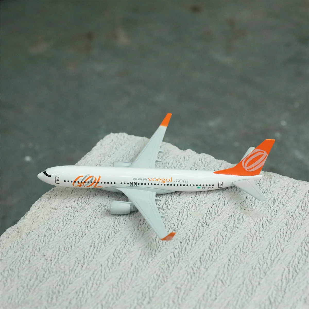 

GOL B737 Aircraft Model 6" Metal Airplane Diecast Mini Moto Collection Eduactional Toys for Children