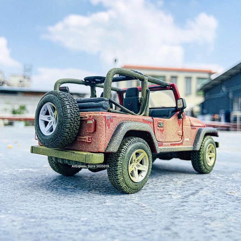 Модель автомобиля Maisto 1:27 старого Jeep Wrangler из сплава декоративная коллекция