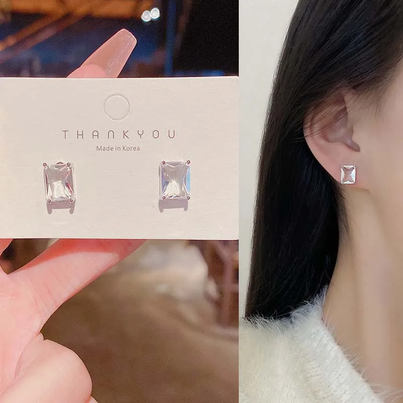 

Vintage Rhinestone Square Stud Earrings For Women Fashion Metal Gold Plated White Earring Girls Wedding Birthday Jewelry Gift