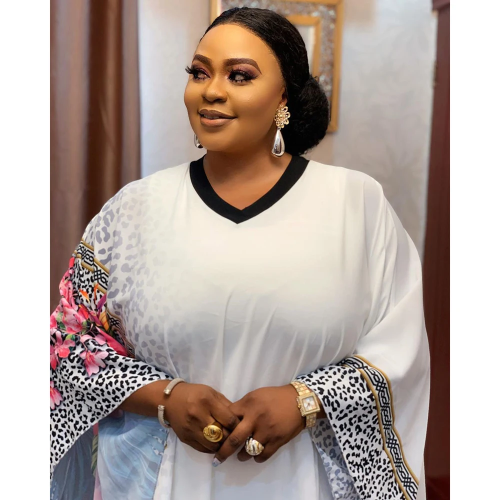 

Халат женский с V-образным вырезом и рукавами «летучая мышь»