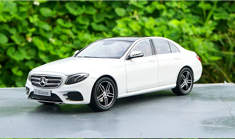 Оригинальная фабричная Изысканная литая модель автомобиля 1:18 E klase E300 S213 для