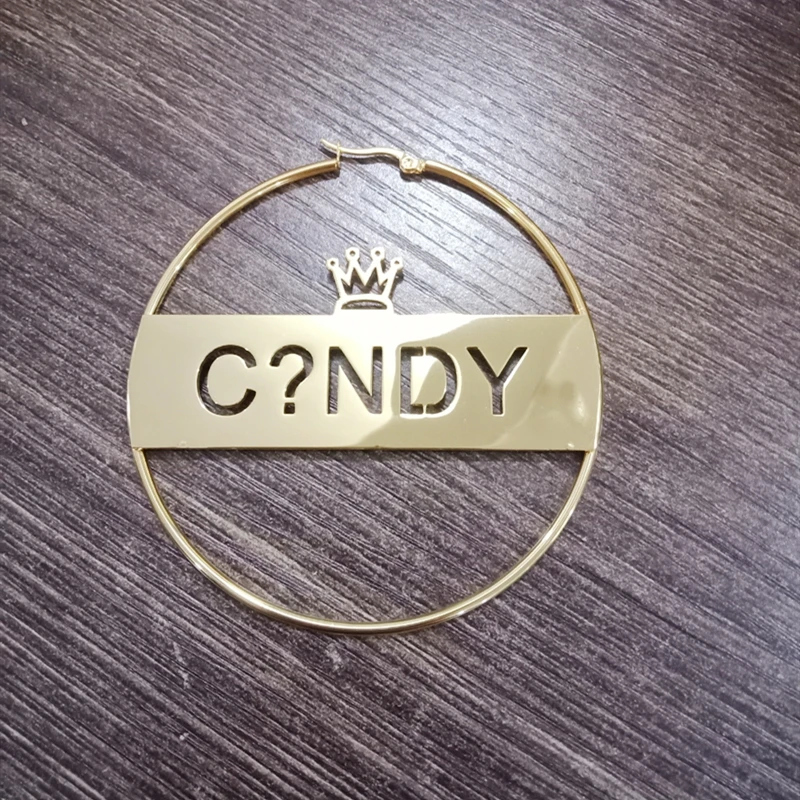 Индивидуальные большие серьги-кольца в виде короны с именем под заказ для женщин