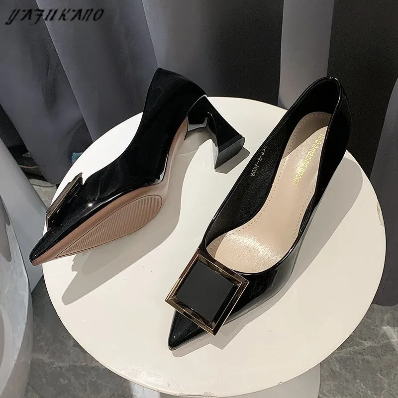 

Fashion Metal Decoration Shallow Mouth High Heels Black Career Work Shoe Hoof Heels Women Pumps Elegant Party Dress Wedding Shoe