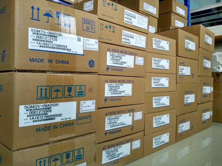 Новый оригинальный серводвигатель AC SGM7G-03AFA21 SGM7G-03AFC61 SGM7G-03AFA61 SGM7G-03A7C61 Бесплатная доставка DHL/UPS/FEDEX on.