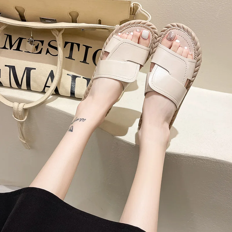 

Shoes Woman 2021 Female Slippers Luxury Slides Low New Soft Designer Summer Flat Beach Basic Rome PU Fashion Shoes Woman 2021 Sl