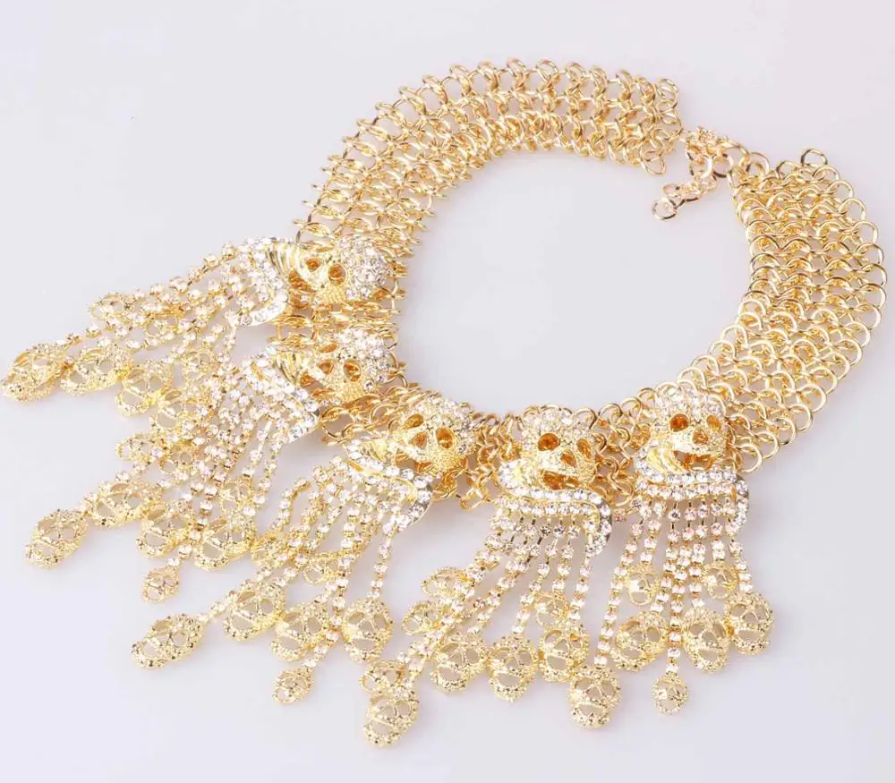 Женское колье чокер ручной работы серое/белое ожерелье с подвесками в виде