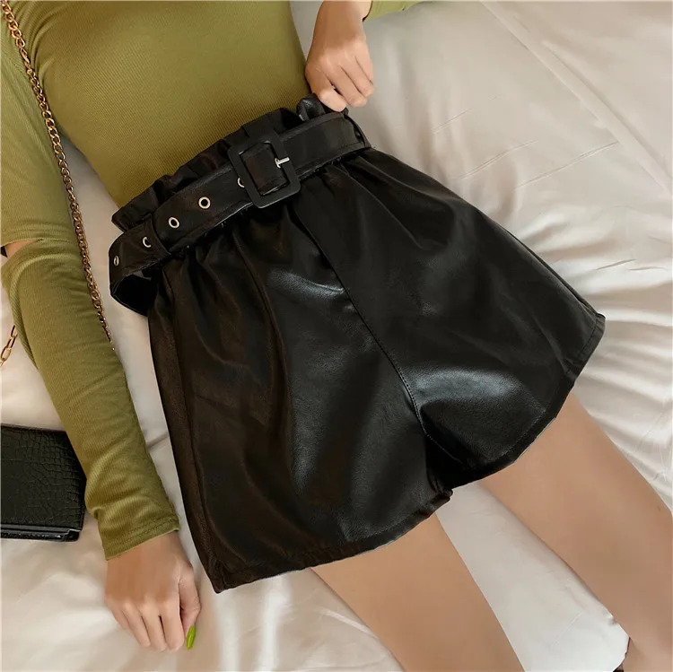 Женские шорты из искусственной кожи Boyfriend черные белые зеленые с высокой талией