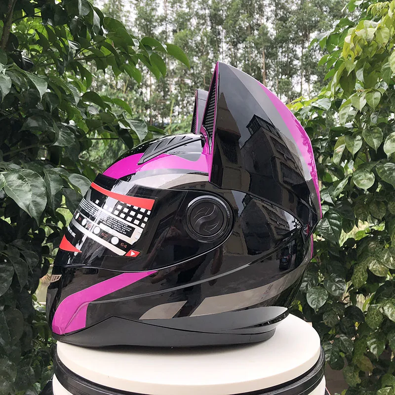 Гоночный шлем Casco Casque с кошачьими ушами фиолетового и черного цвета