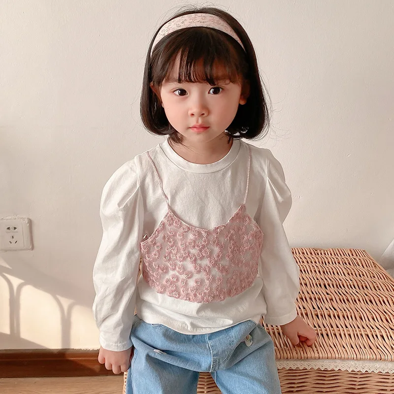 

2021 Summer New Girl Child T-shirt Sweet Hollow Out Lace Round Neck Solid Korean Children Fake Two-piece Top