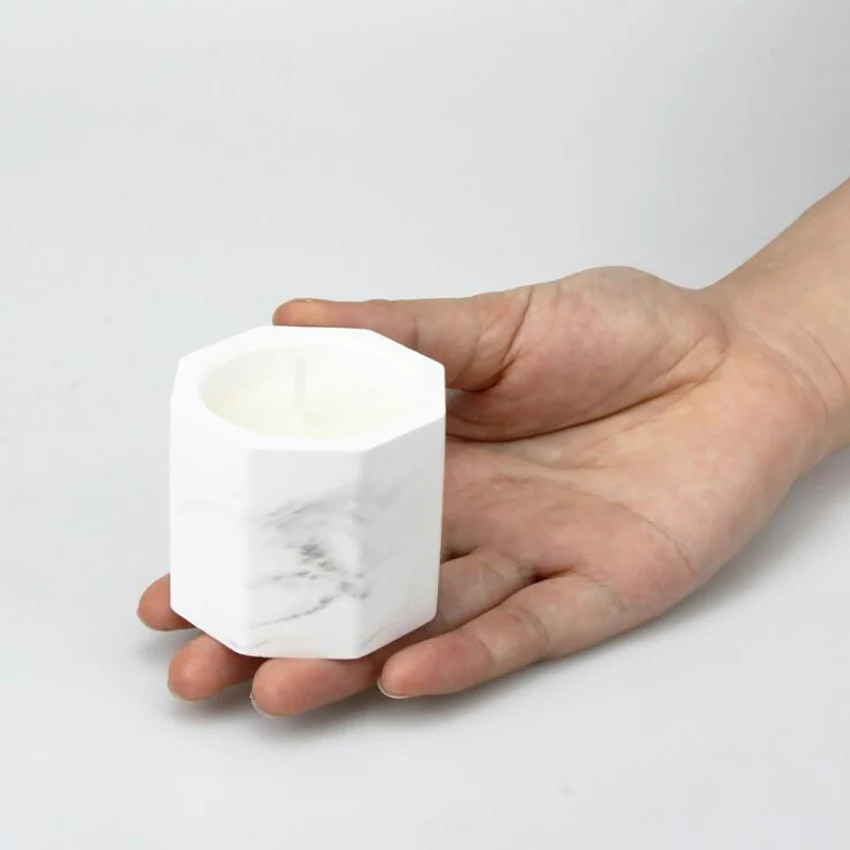Релаксационная ароматерапевтическая свеча с мраморным узором 6-8 часов ожога