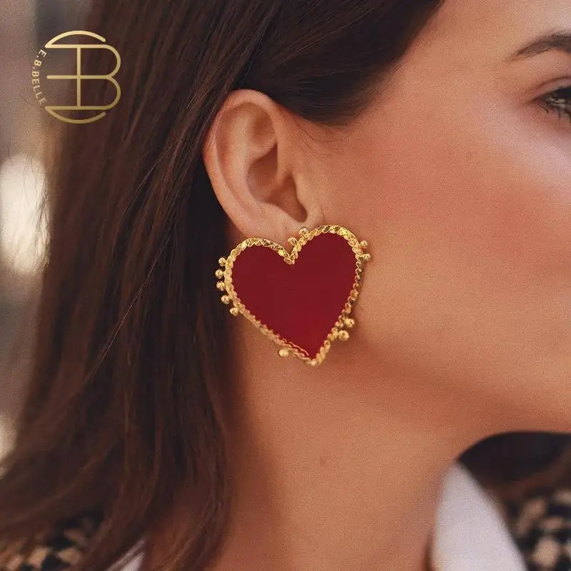 Новые модные серьги-гвоздики в уличном стиле с большим красным сердцем для