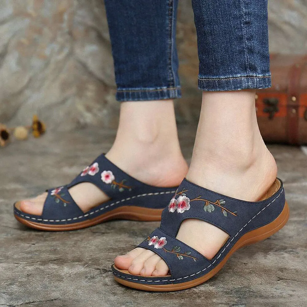 

2021 Summmer Woman New Slippers Flower Platform Colorful Ethnic Flat Shoes Woman Comfortable Casual Fashion Sandals Female