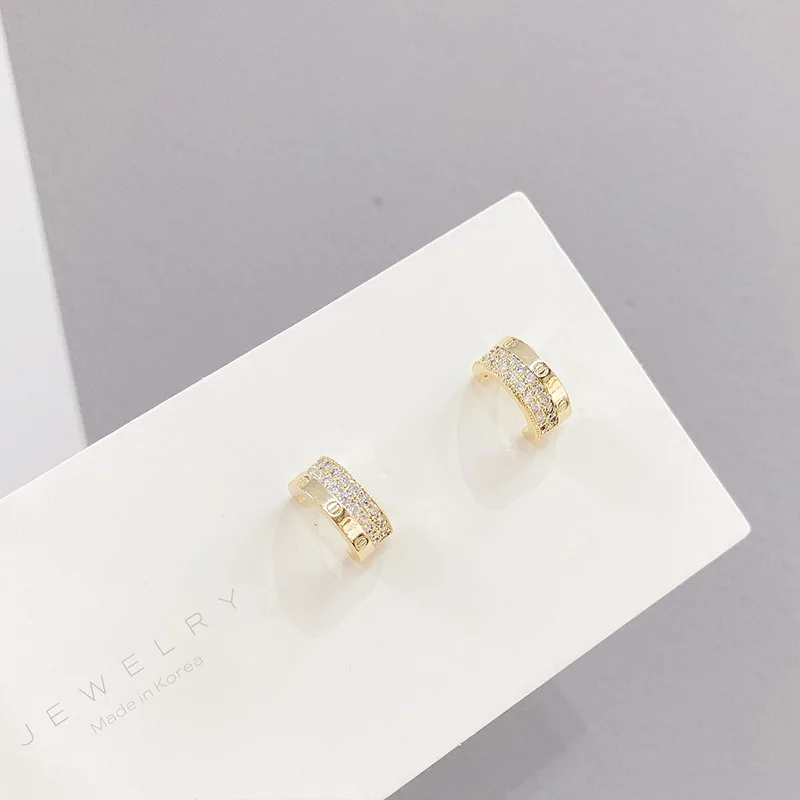 

Hot Sale Exquisite CZ Simple Style Stud Earrings Unique Delicate Earrings