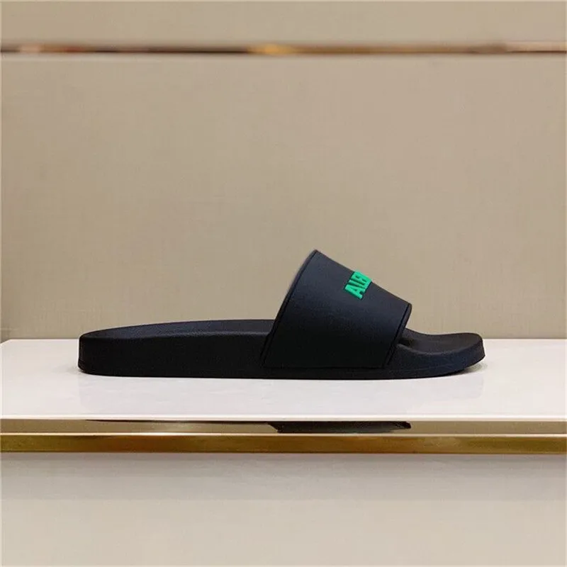 

European station 2021 spring and summer new sandals can create a low-key and fashionable look for you.