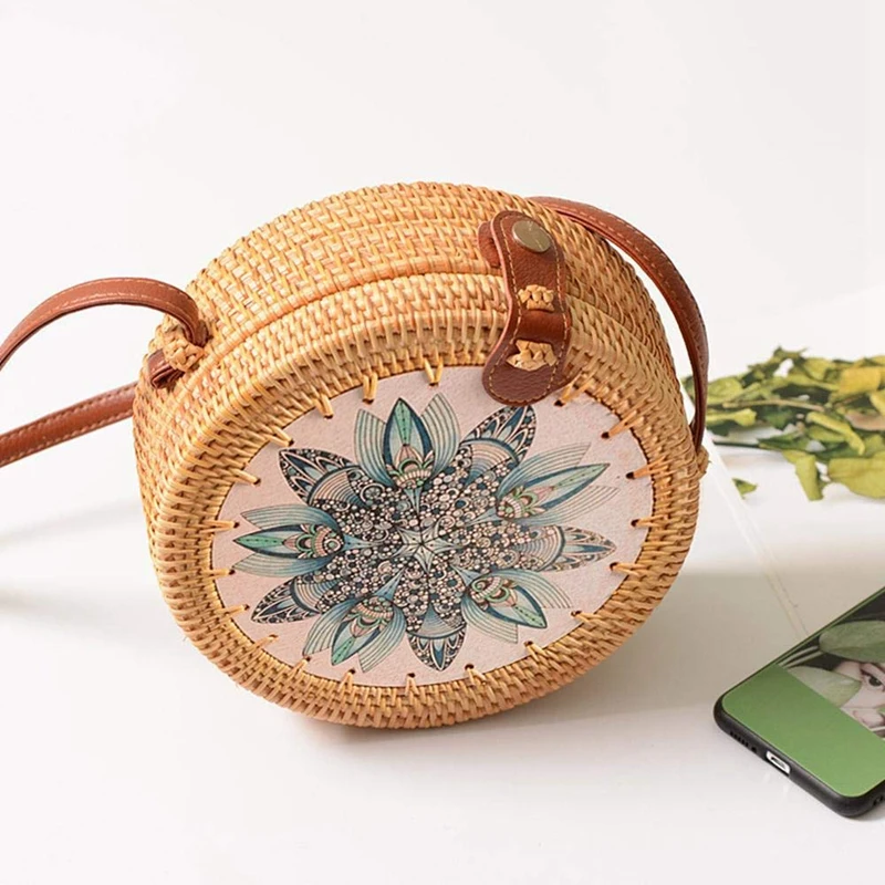 

Rattan Bag Shoulder Bag Woven Woven Round Handbag Pouches Bags Crossbody Bag Straw Purse for Beach Cellphone